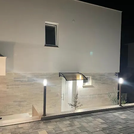Vila Regina Apartment Rex With Swimming Pool Jezera Exterior photo