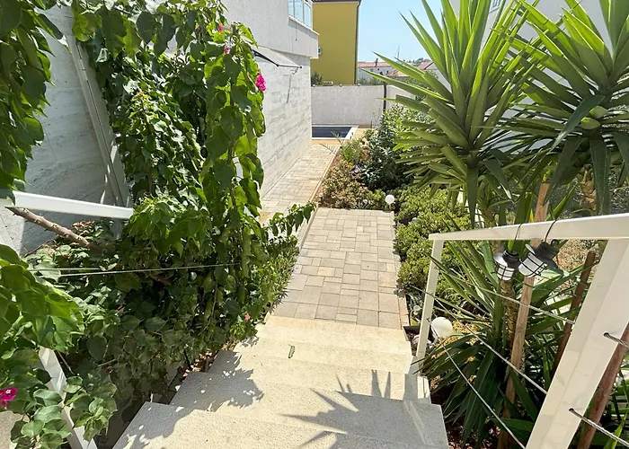Vila Regina Apartment Rex With Swimming Pool