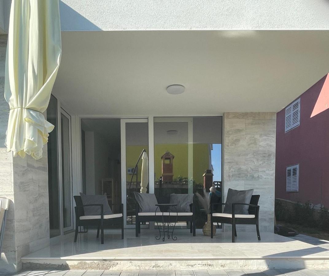 Regina Rex With Swimming Pool Apartment