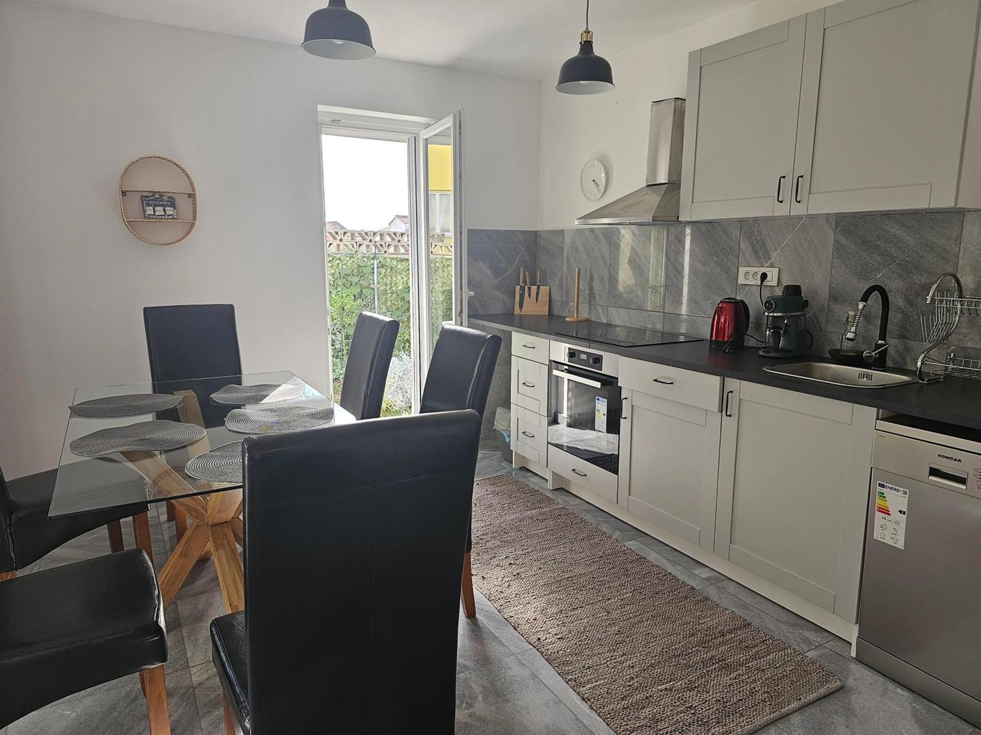 Apartment Regina Rex With Swimming Pool Jezera