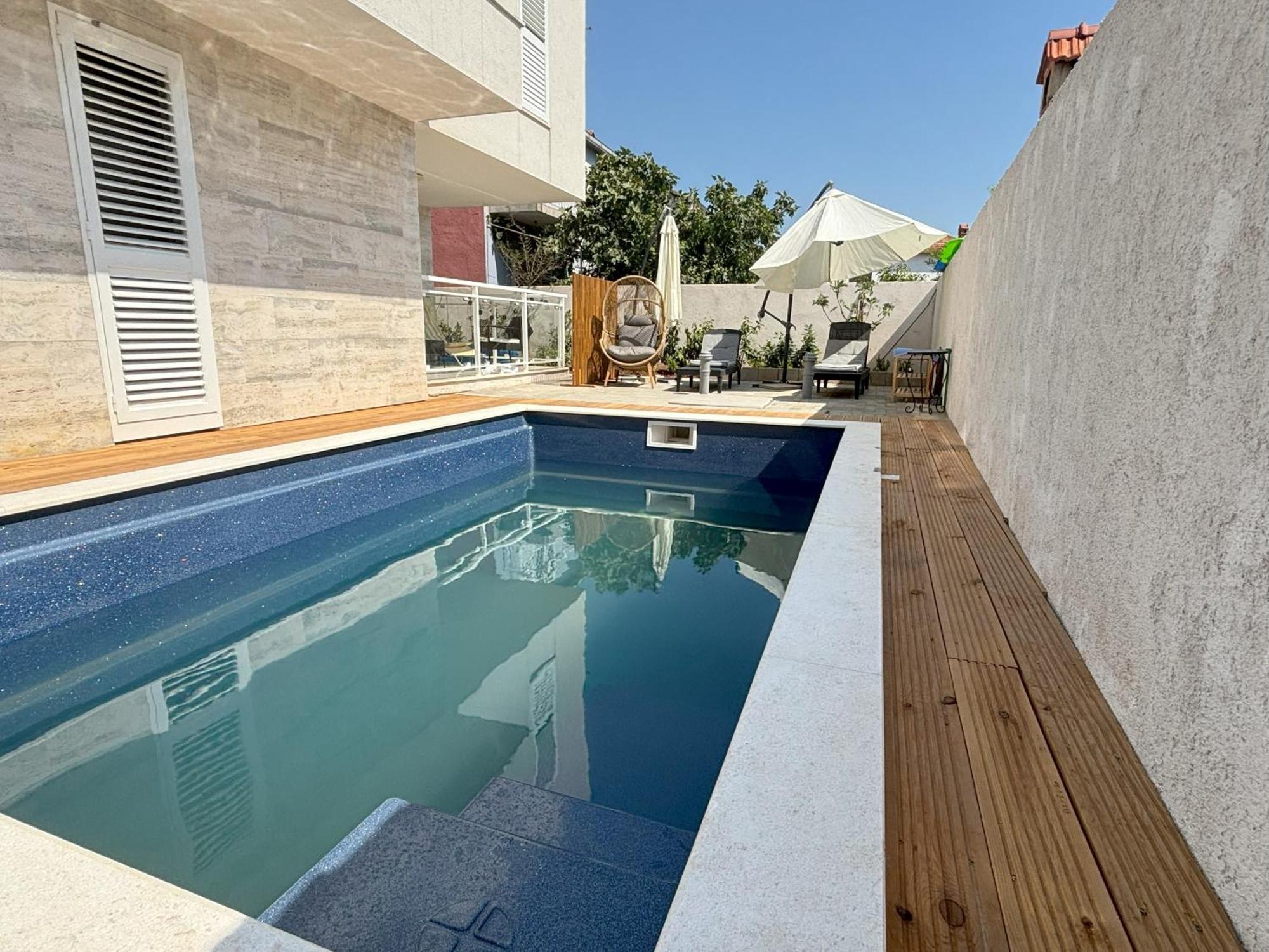 Regina Rex With Swimming Pool Apartment