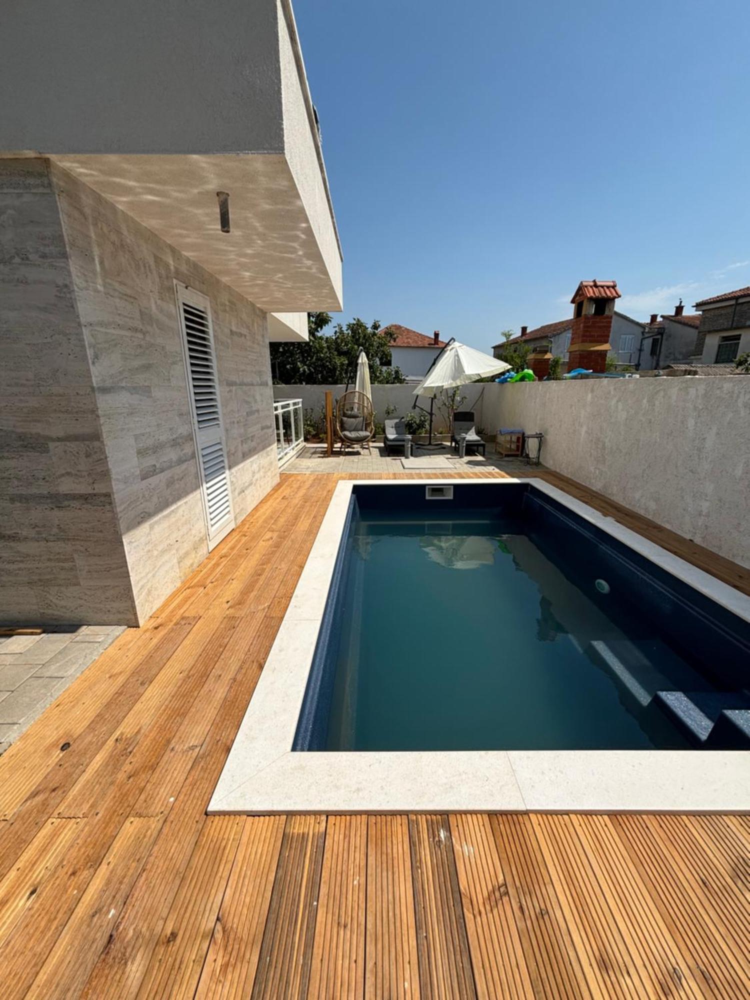Regina Rex With Swimming Pool Apartment Jezera